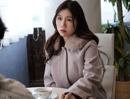 Người vợ ngực khủng khiến đàn ông phát điên